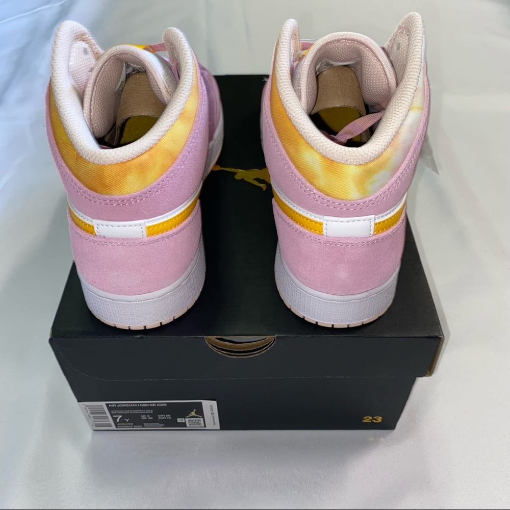 Nike Air Jordan 1 Mid GS Pink Lemonade Yellow 7Y - Picture 2 of 5